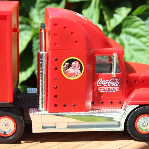 Coca-Cola Carrier Semi Truck W/1953 Corvette 1999 Holiday Limited Edition *READ* - Picture 3 of 17